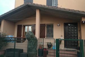 Casa libera in tre lati
