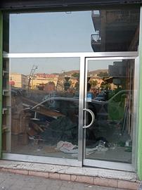 Infisso in alluminio acciao spazzolato