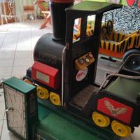 trenino dondolante