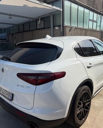 Alfa Romeo Stelvio 2.2 TD 177CV AUTOMATIC 4X4 EURO