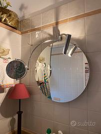 Specchio da bagno con luce