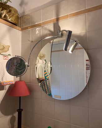 Specchio da bagno con luce