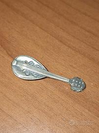 Oggetto in miniatura in argento.