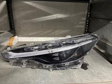 Toyota Corolla Cross faro anteriore sx