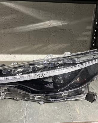 Toyota Corolla Cross faro anteriore sx