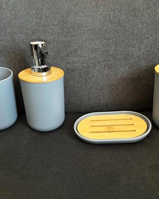 Set accessori bagno 4 pezzi – Nuovo