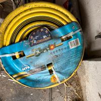 Tubo in gomma utile x giardino orto  e cantiere