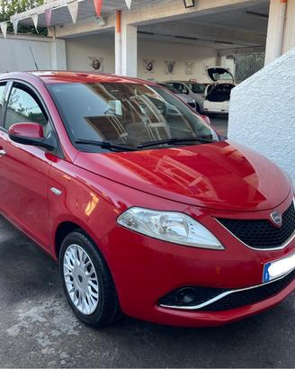 Lancia Ypsilon 1.2 69 CV 5 porte GPL Ecochic Gold 