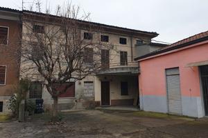 Casa piu' locale adibito a laboratorio