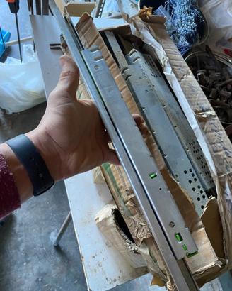 Carrelli estraibili per falegnameria