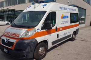 PEUGEOT Boxer 2.2 HDi/120CV AMBULANZA