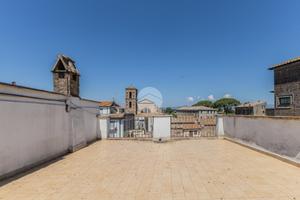 2 LOCALI A NEPI