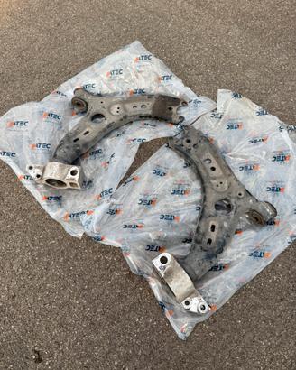 TRAPEZI/BRACCI ANTERIORI DX e SX - GOLF 6 1.4 2011