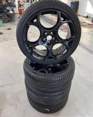 Gomme e cerchi 21” originali Alfa romeo stelvio