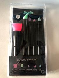 Set pennelli in silicone Douglas