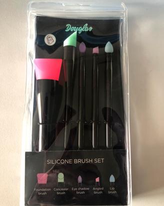 Set pennelli in silicone Douglas