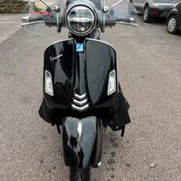 Piaggio Vespa 300 GTS Super