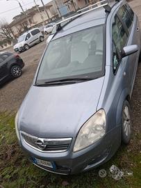 Auto Zaffira a metano 