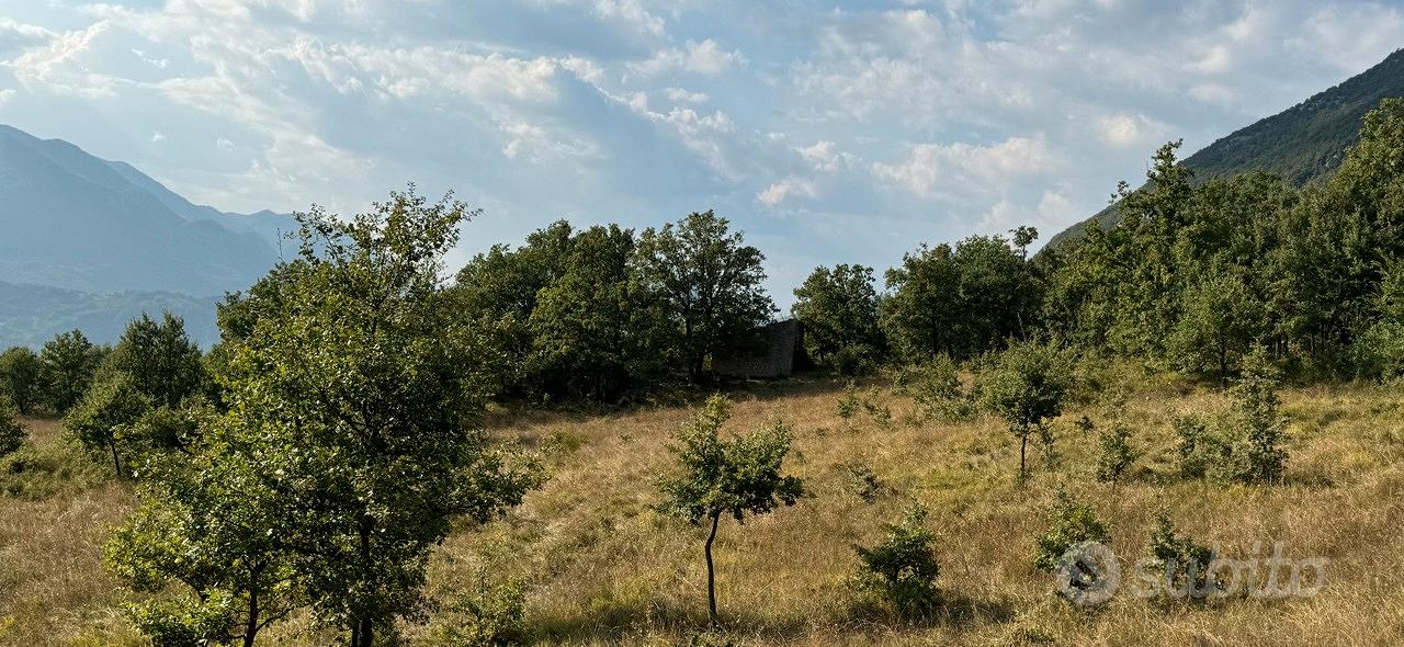 Rudere con vista a civita d'antino - Altro