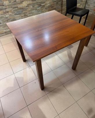Tavoli in legno 80x80