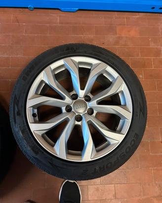 Cerchi Audi R18 245/45 gomme estive