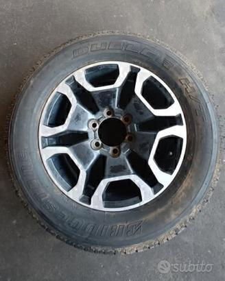 Cerchio con pneumatico Toyota Hilux