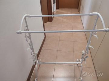 Mobile per appoggio abiti