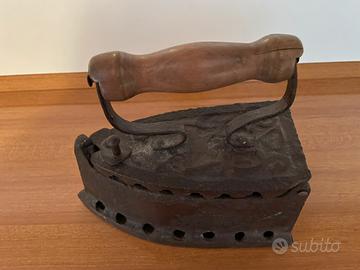 Ferro da stiro antico