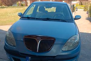 Lancia y 16v 2004
