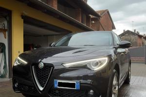 Alfa Romeo Stelvio 2.2 t Executive Q4 210c
