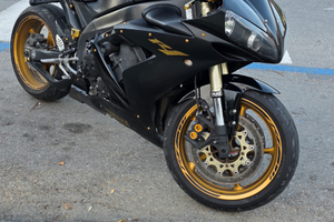 R1 accessoriata mai pista