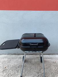Barbecue a carbone con coperchio e doppia griglia