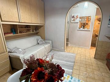 Delizioso monolocale arredato a morolo (fr)