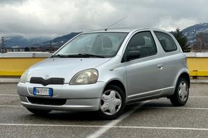Toyota Yaris 1.0i cat 3 porte SOL Gray Neopatentat