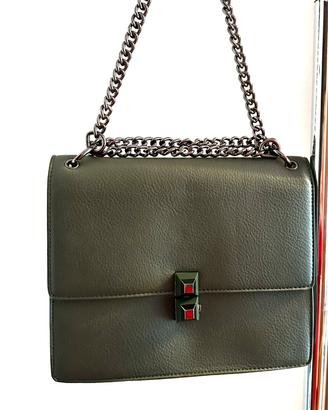 Borsa a tracolla in ecopelle martellata
