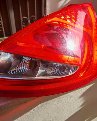 Fanale posteriore destro Ford Fiesta 2010