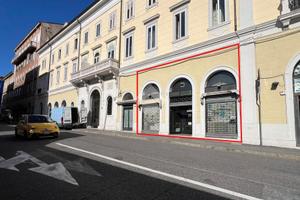 NEGOZIO A TRIESTE