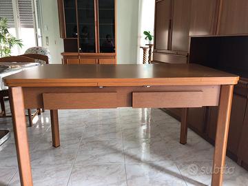Tavolo fatto a mano allungabile