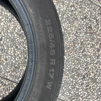 Gomme 225/45 r17