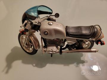Modellino moto BMW R90S