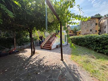 CASA SEMINDIPENDENTE A MONTIGNOSO