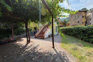 CASA SEMINDIPENDENTE A MONTIGNOSO