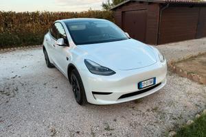 Tesla model y rwd trazione posteriore