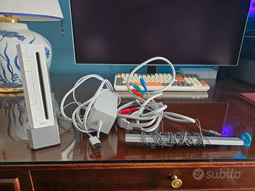 Nintendo Wii bianca con accessori originali