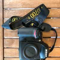 NIKON 700 ricondizionata con Obbiettivo