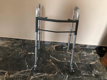 Deambulatore pieghevole