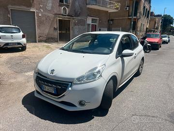 Peugeot 208 2013