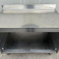 Tavolo armadiato in acciaio inox da 1200 mm