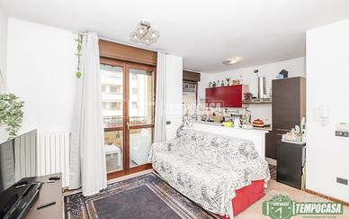 ESCLUSIVO BILOCALE CON TERRAZZINO ZONA LAGHETTO!