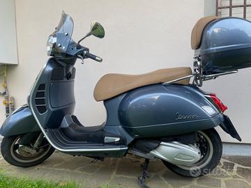 Piaggio Vespa 300 GTS